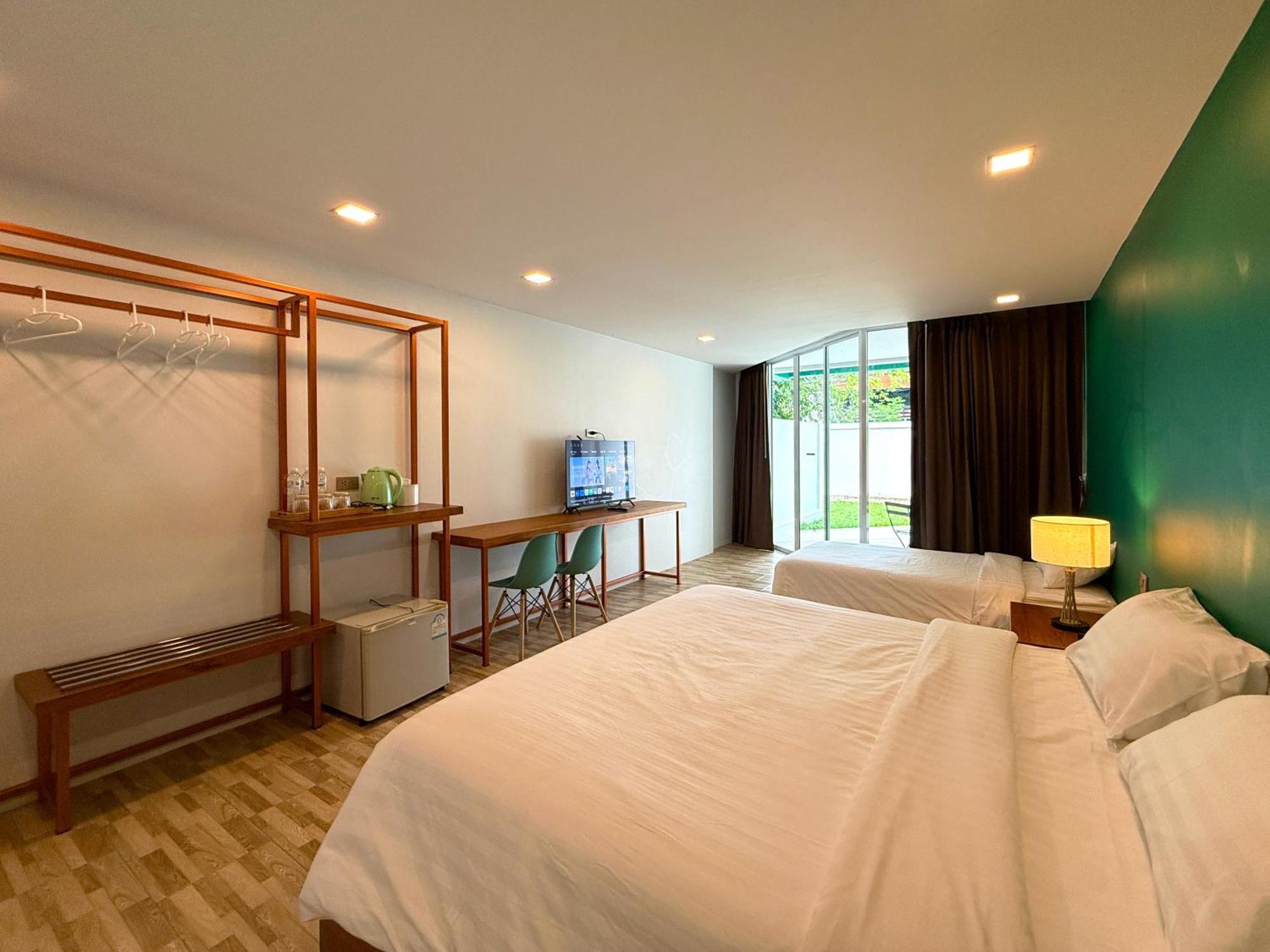 Plernpetch Hotel Surat Thani Exterior foto